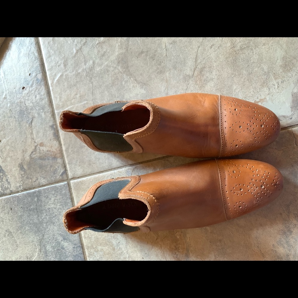 Women’s Portugal slip ons